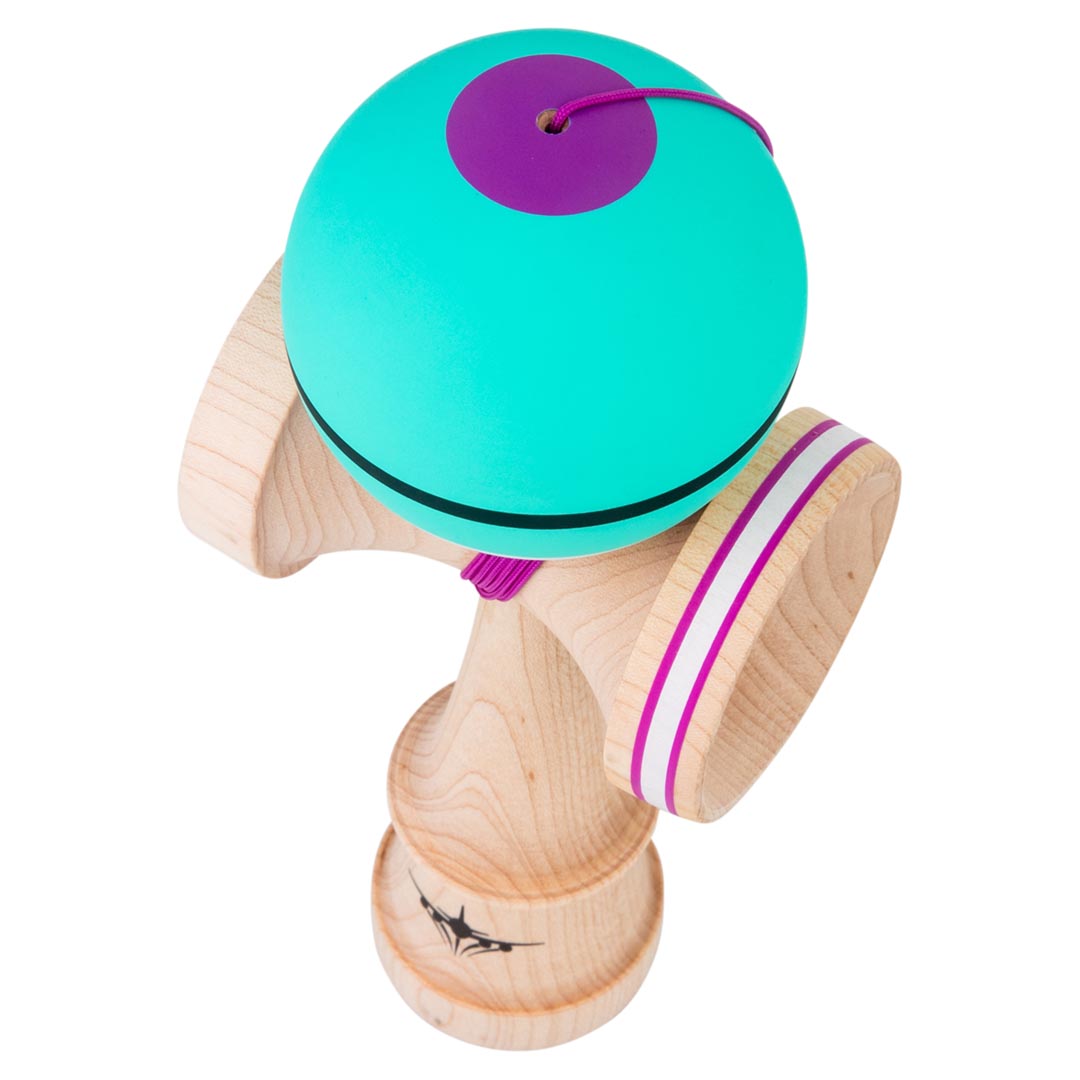 Kendama - Kaizen 3 Rayures - Rose avec Rayures Noir - Vernis Kendama - Kaizen 3 Rayures - Rose avec Rayures Noir - Vernis